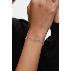 Oliver Bonas Silver Tone Isandro Loop Link Chain Chain Bracelet -Oliver Bonas Shop unnamed file 2184