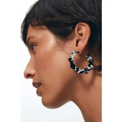 Oliver Bonas Black Eden Wavy Monochrome Resin Hoop Earrings -Oliver Bonas Shop unnamed file 836